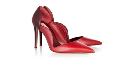 Här är frisyren som vann INOA Hair Fashion Award av L'Oréal candy apple red + scallop neckline | Mode, Röd