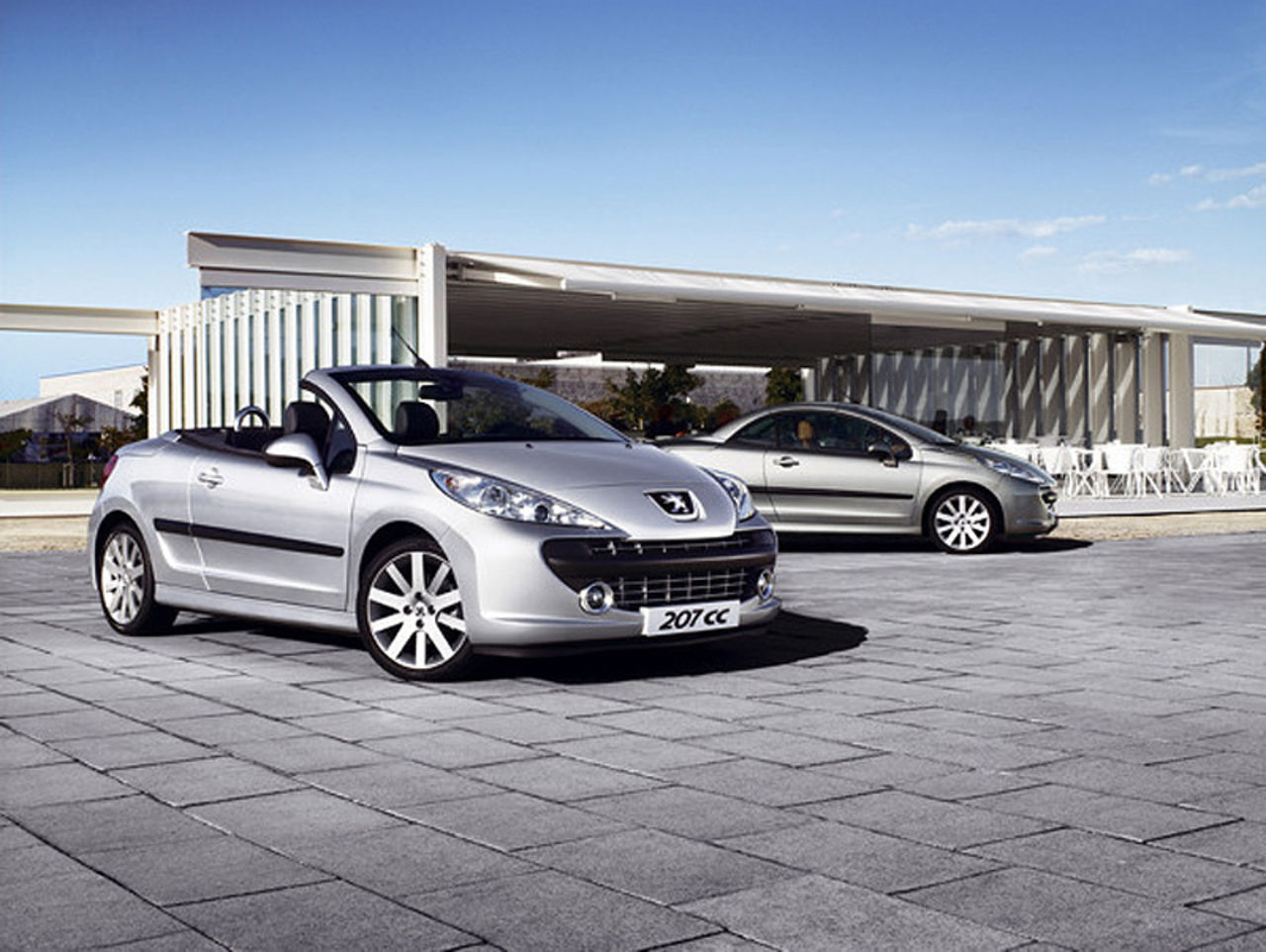 Peugeot 207 CC är här