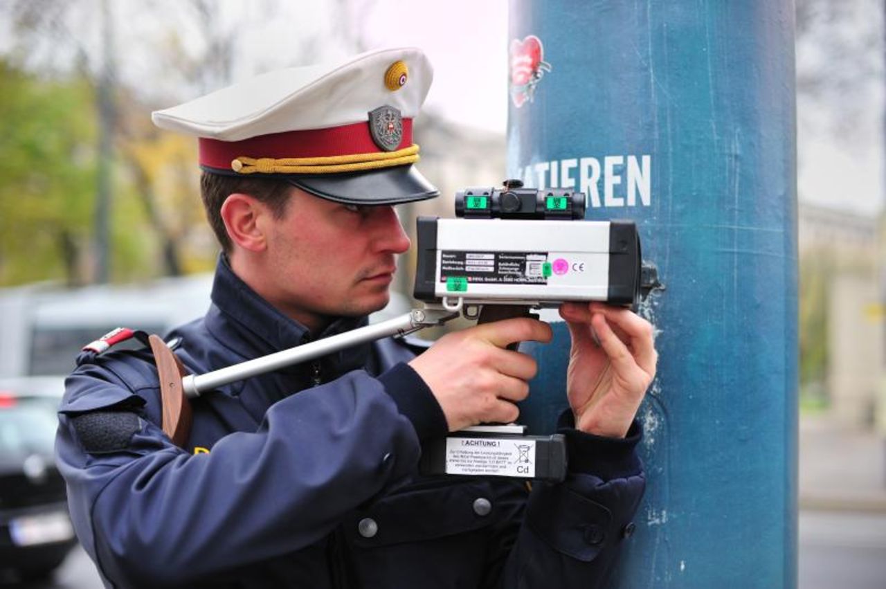 Körde 27 km/h för fort - får böta 830 000 kronor