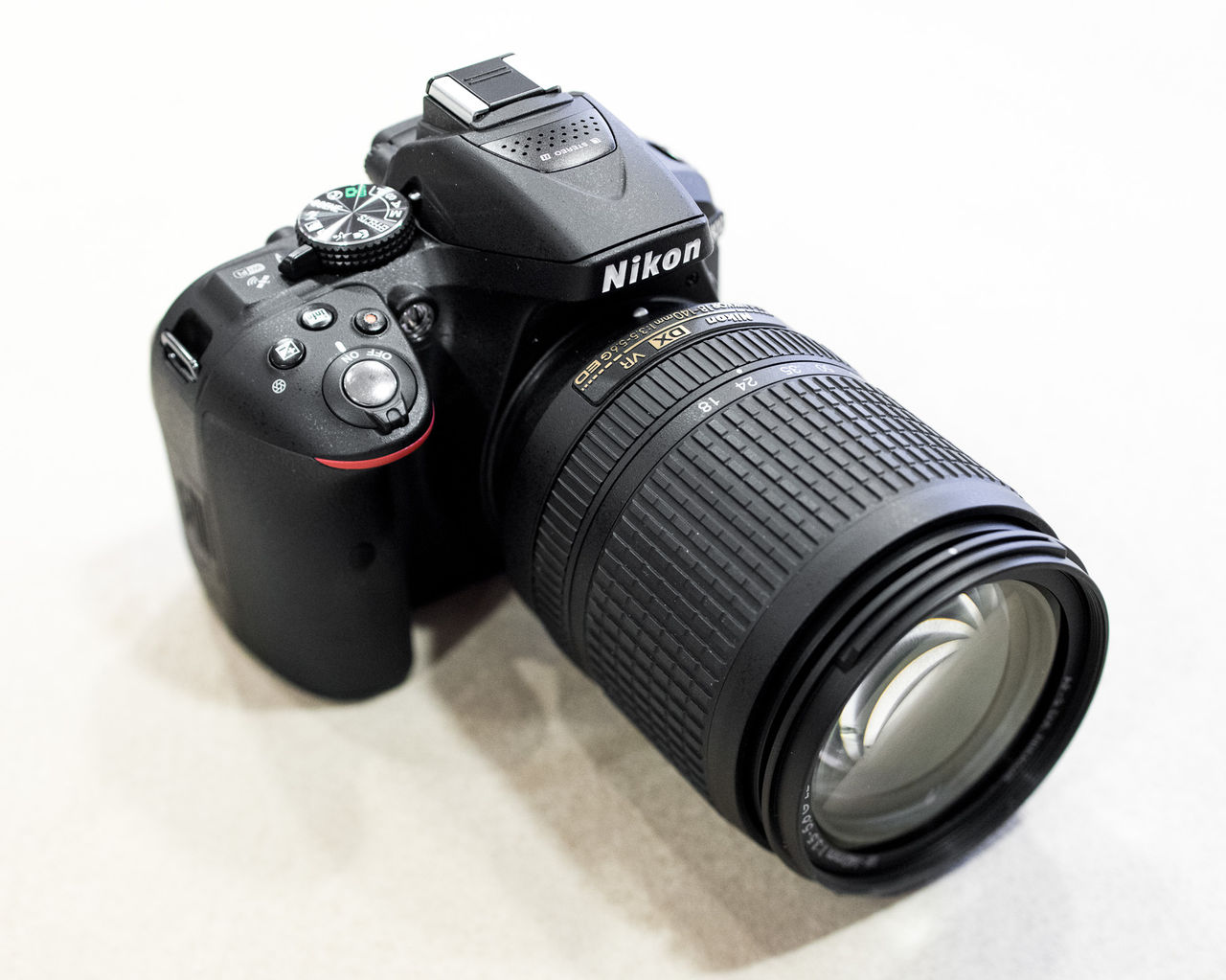 Nikon släpper D5300