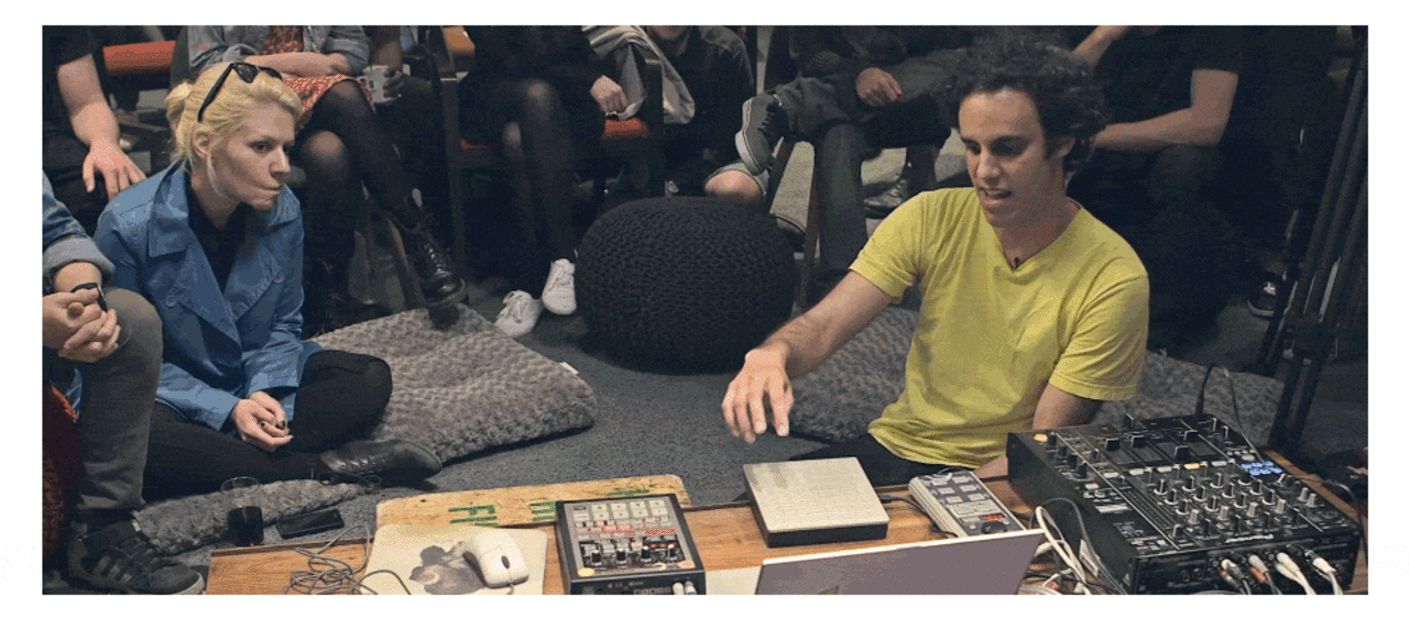 Lyssna på 2 timmar Four Tet 