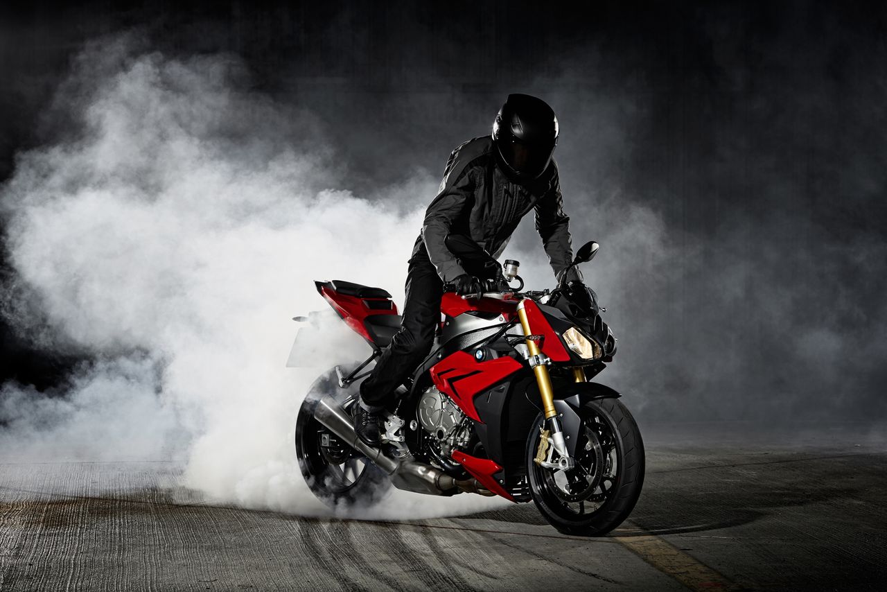 S1000R - det avklädda syskonet