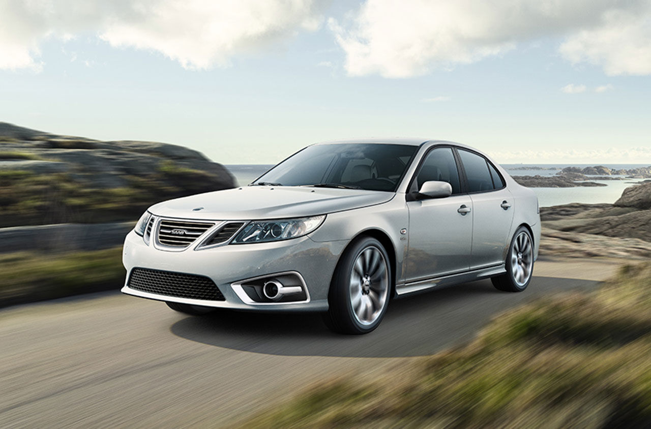 Se första nya Saaben rulla ut live