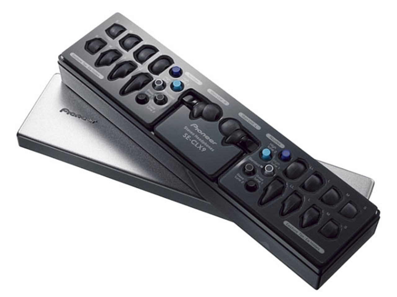 Hörlurar med utbytbara pluggar från Pioneer