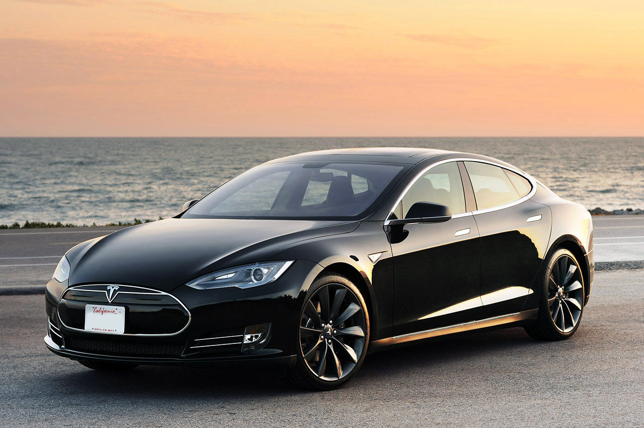 Tesla Model S köpt med Bitcoins. Vad ska ni köpa för era Uppdatera nosen på din gamla Tesla Model S. Få bort grillen