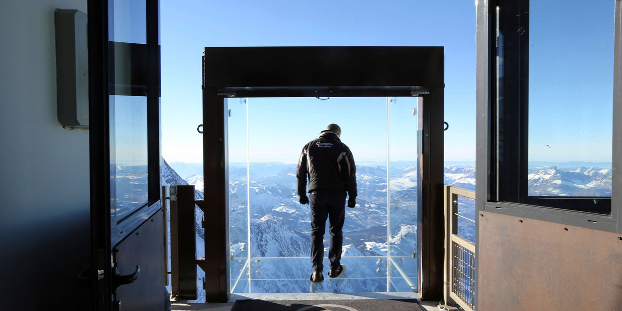Kika på Mont Blanc Massif i ny glaskub
