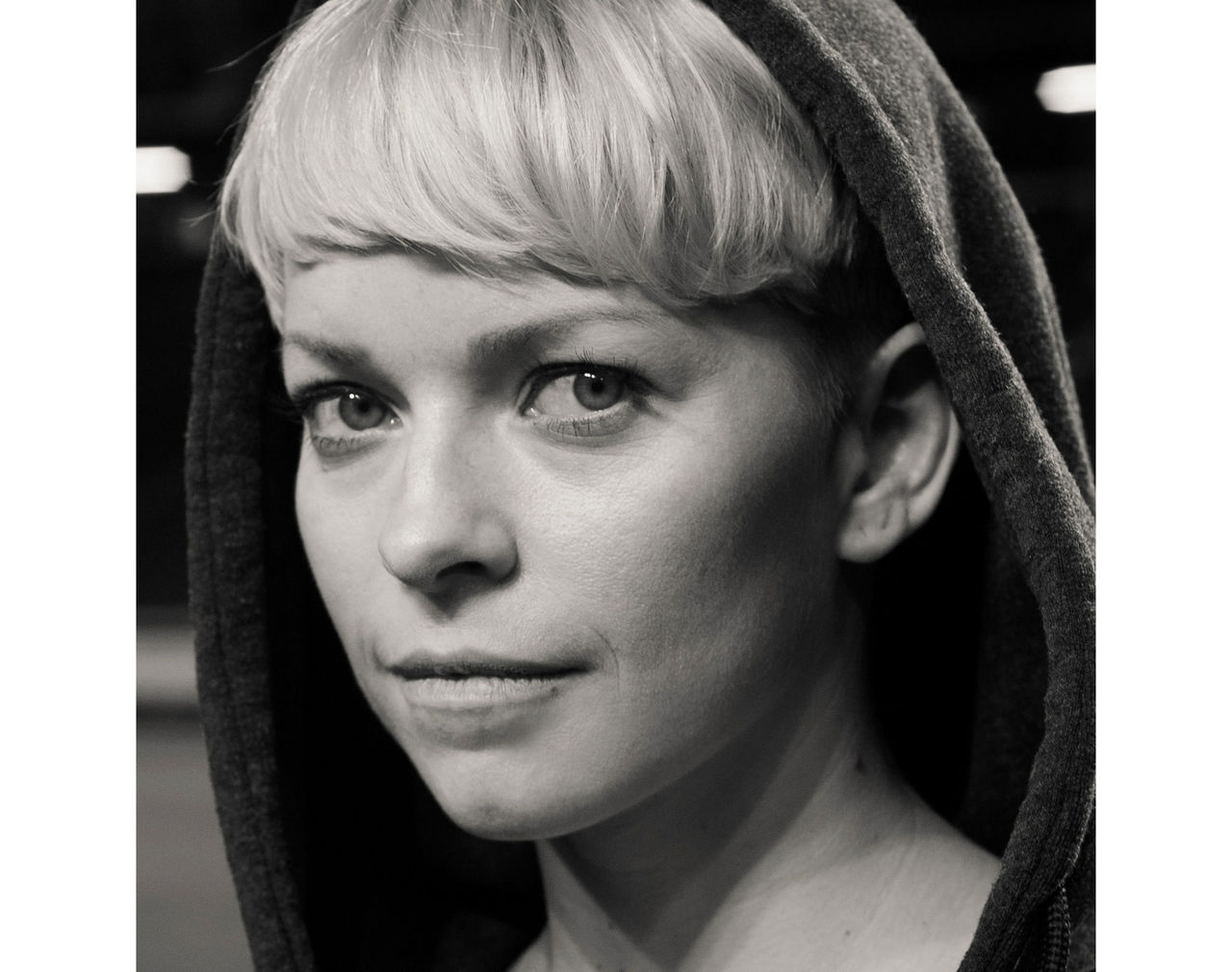 Hon tar över Allsång på Skansen