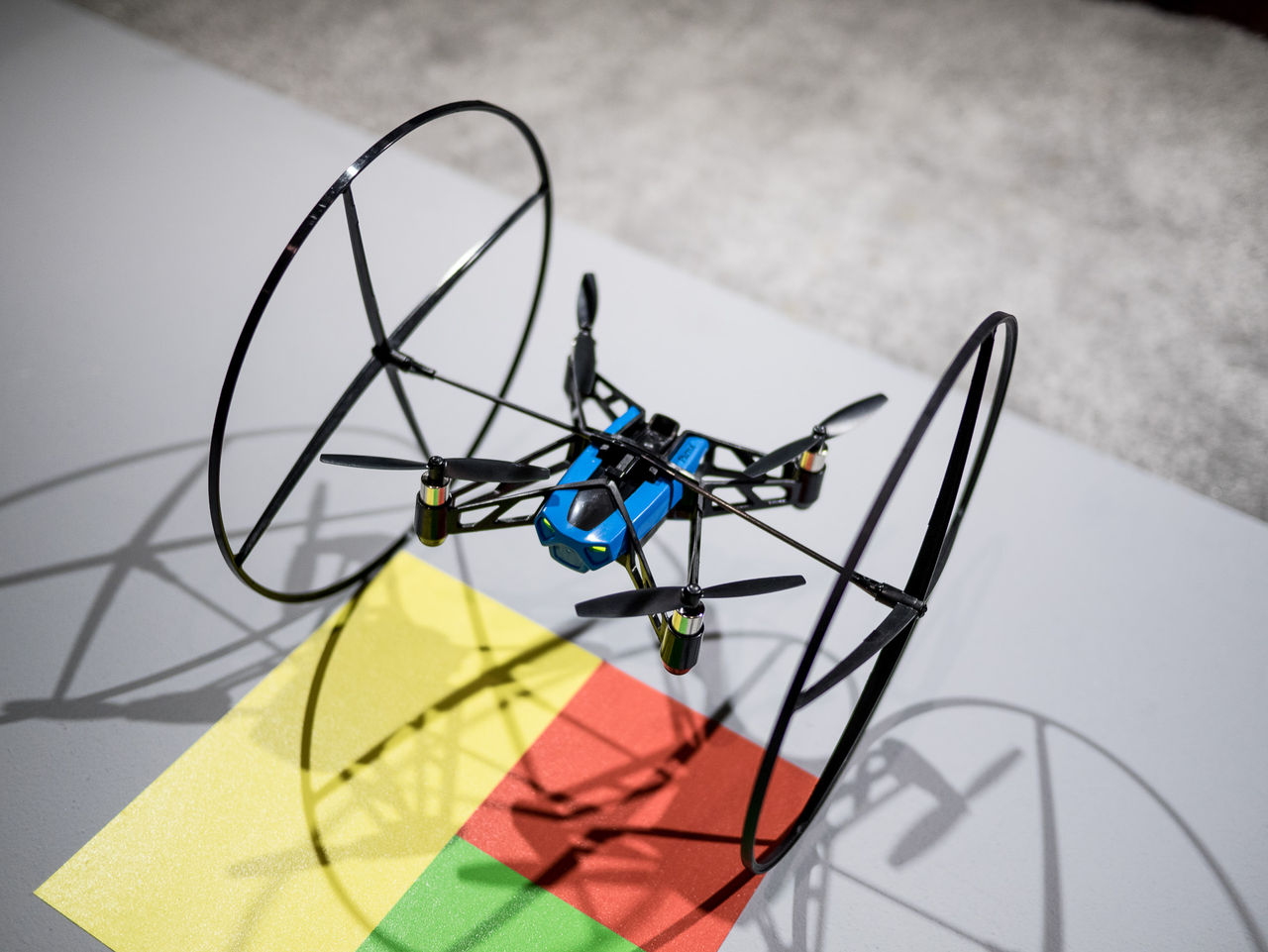 Parrot visar upp en miniatyr-quadrocopter