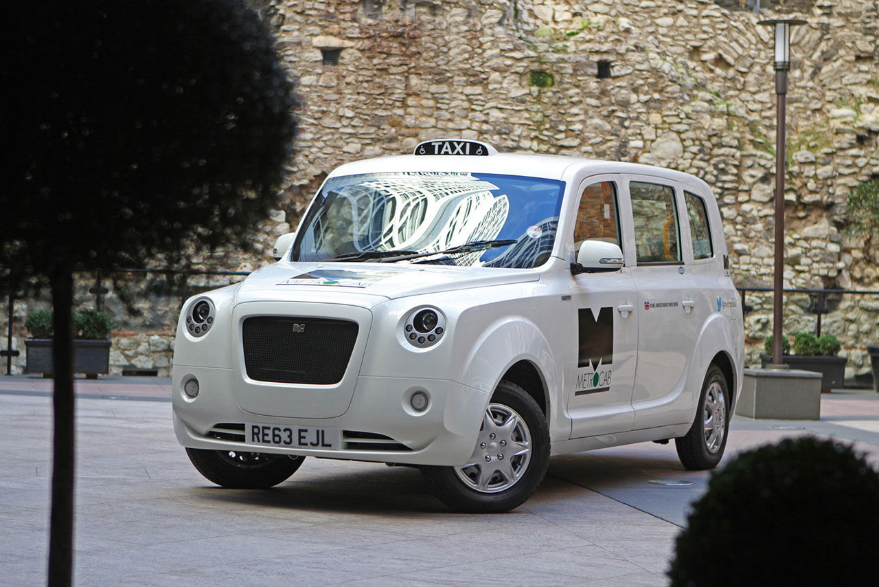 Eldriven retrotaxi med range extender för London