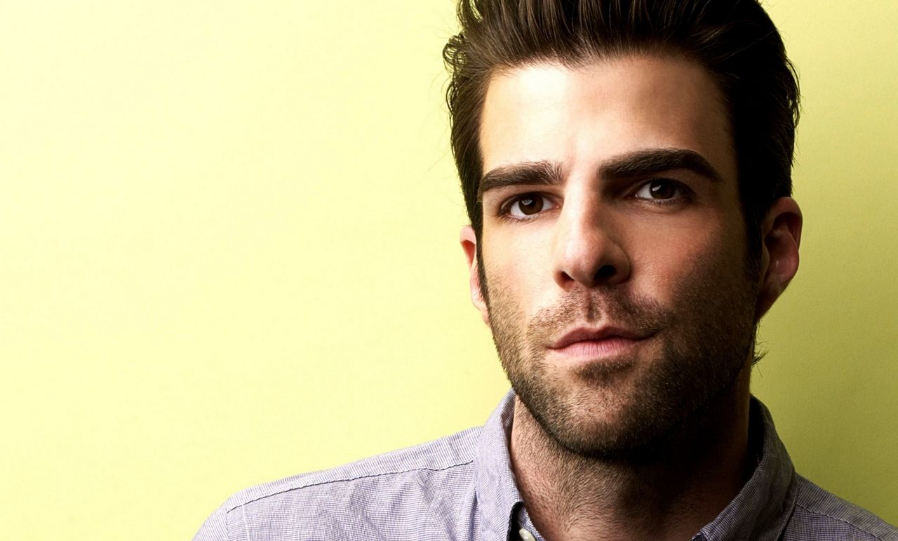 Zachary Quinto skriver på för Agent 47