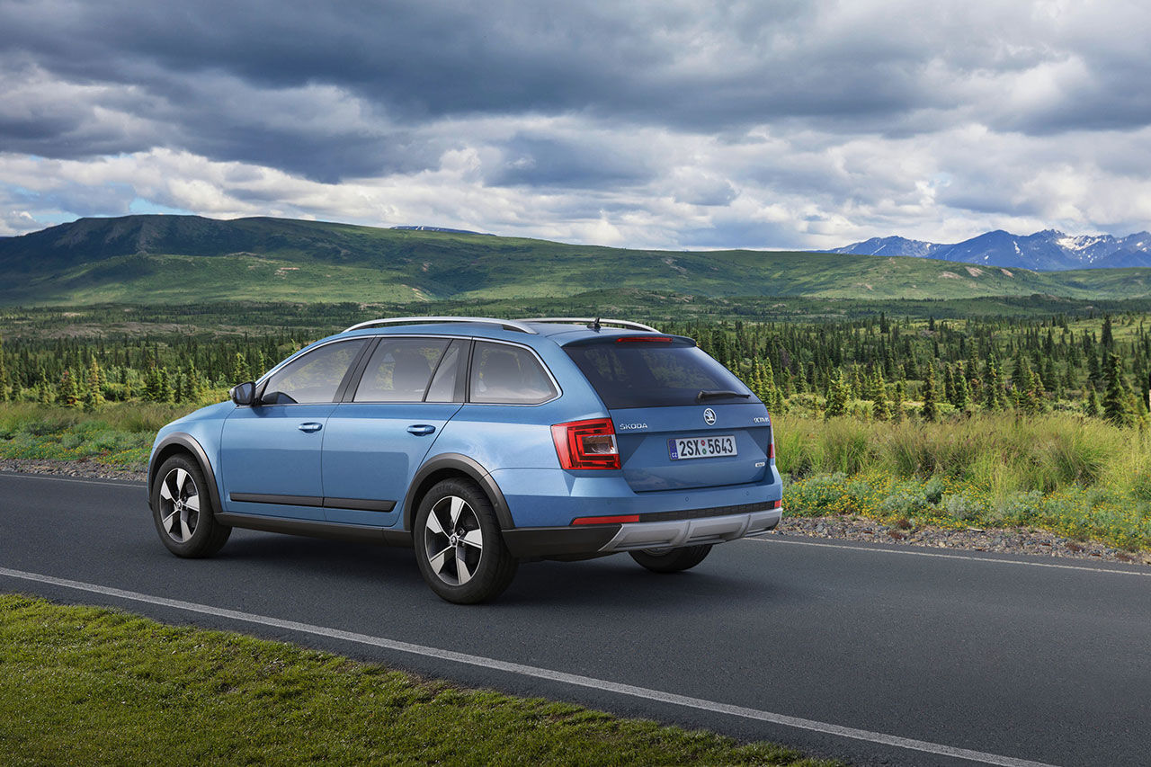 Skoda visar bilder på nya Octavia Scout
