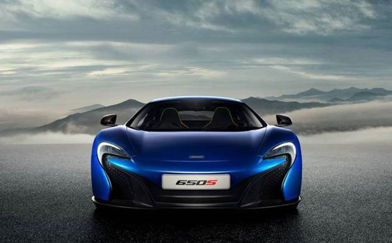 McLaren 650S läcker ut