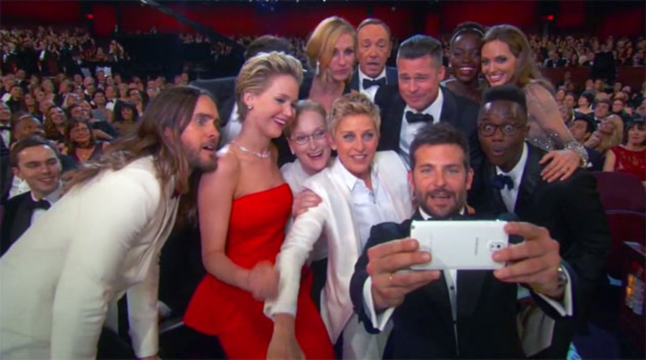 Ellen tar selfie med Samsung Note 3