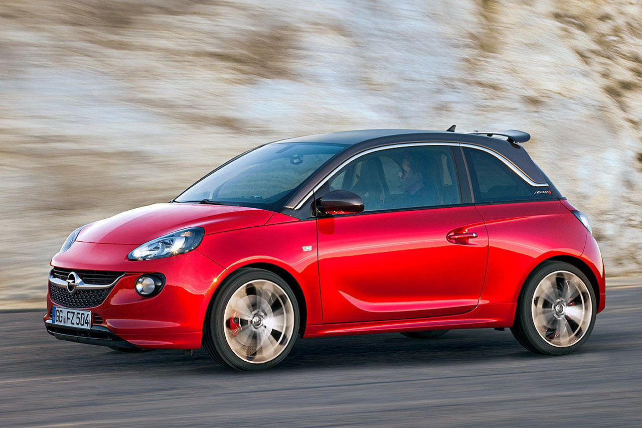 Opel sportar till Adam med ett S