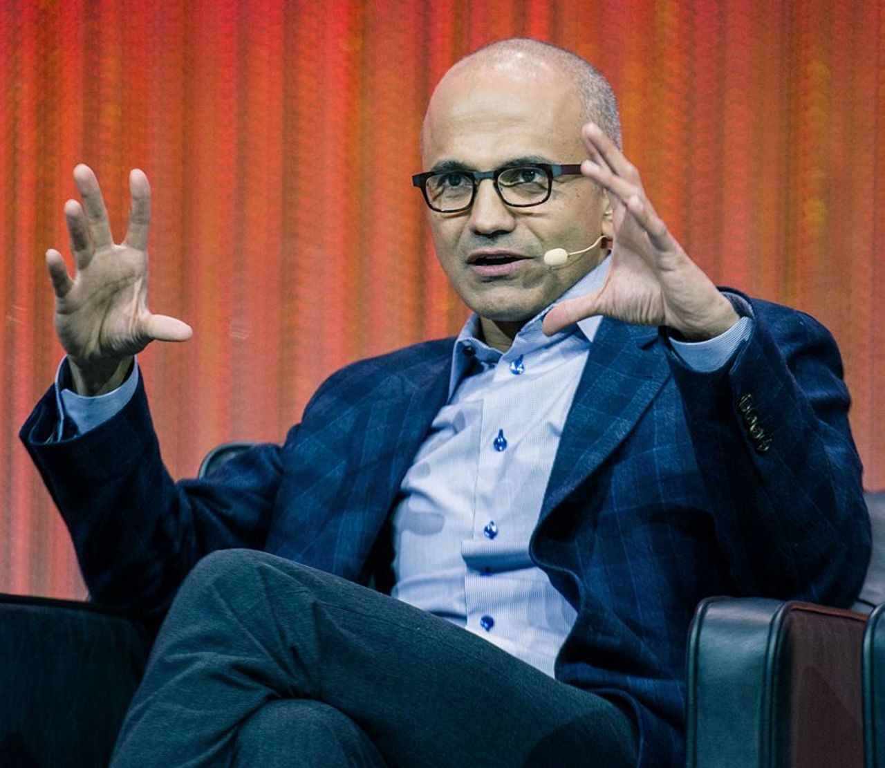 Nadella styr Microsoft i nytt spår