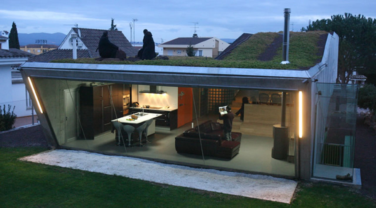 Cool villa tar efter miljön den är byggd i