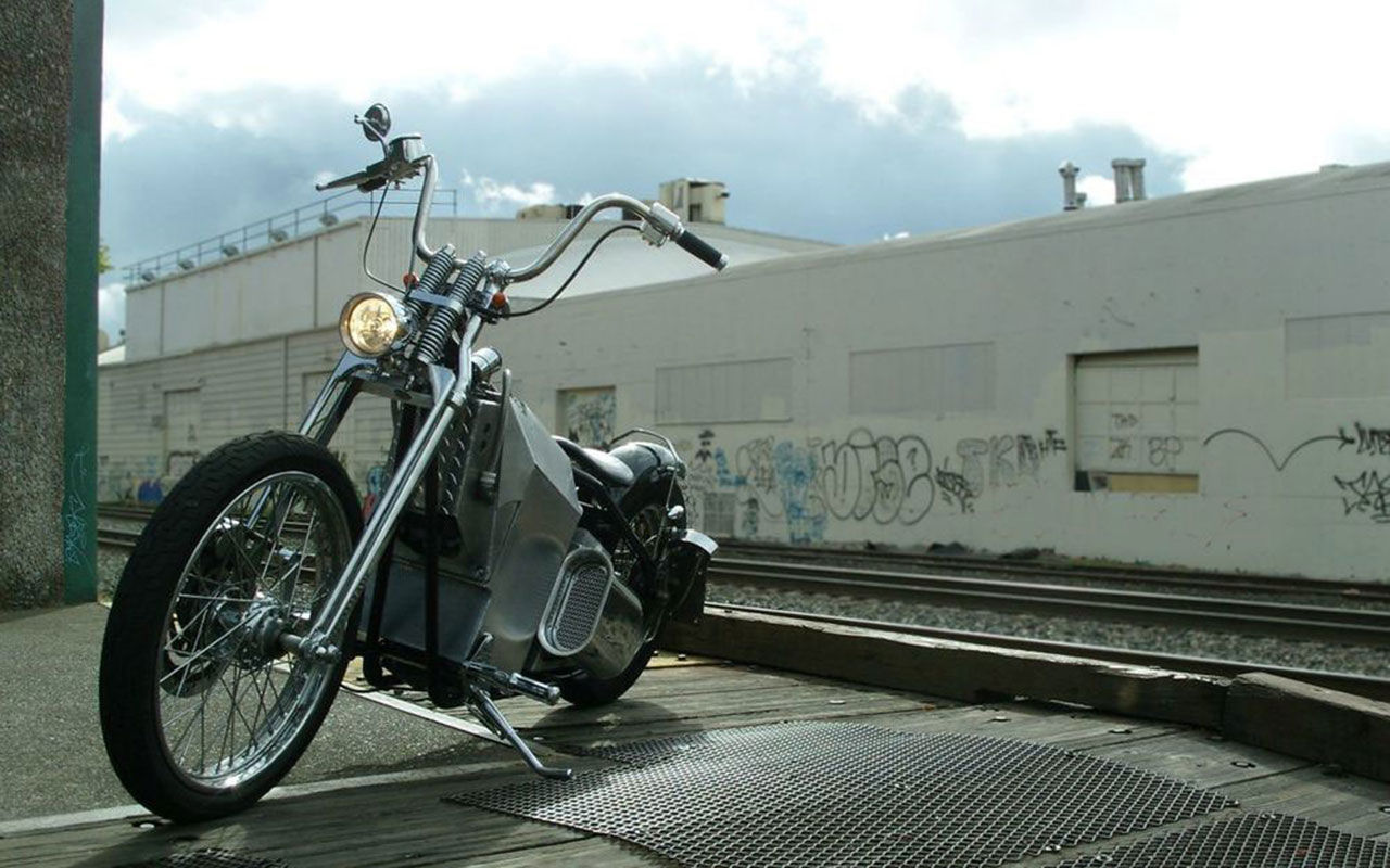 En chopper som inte för massa oväsen