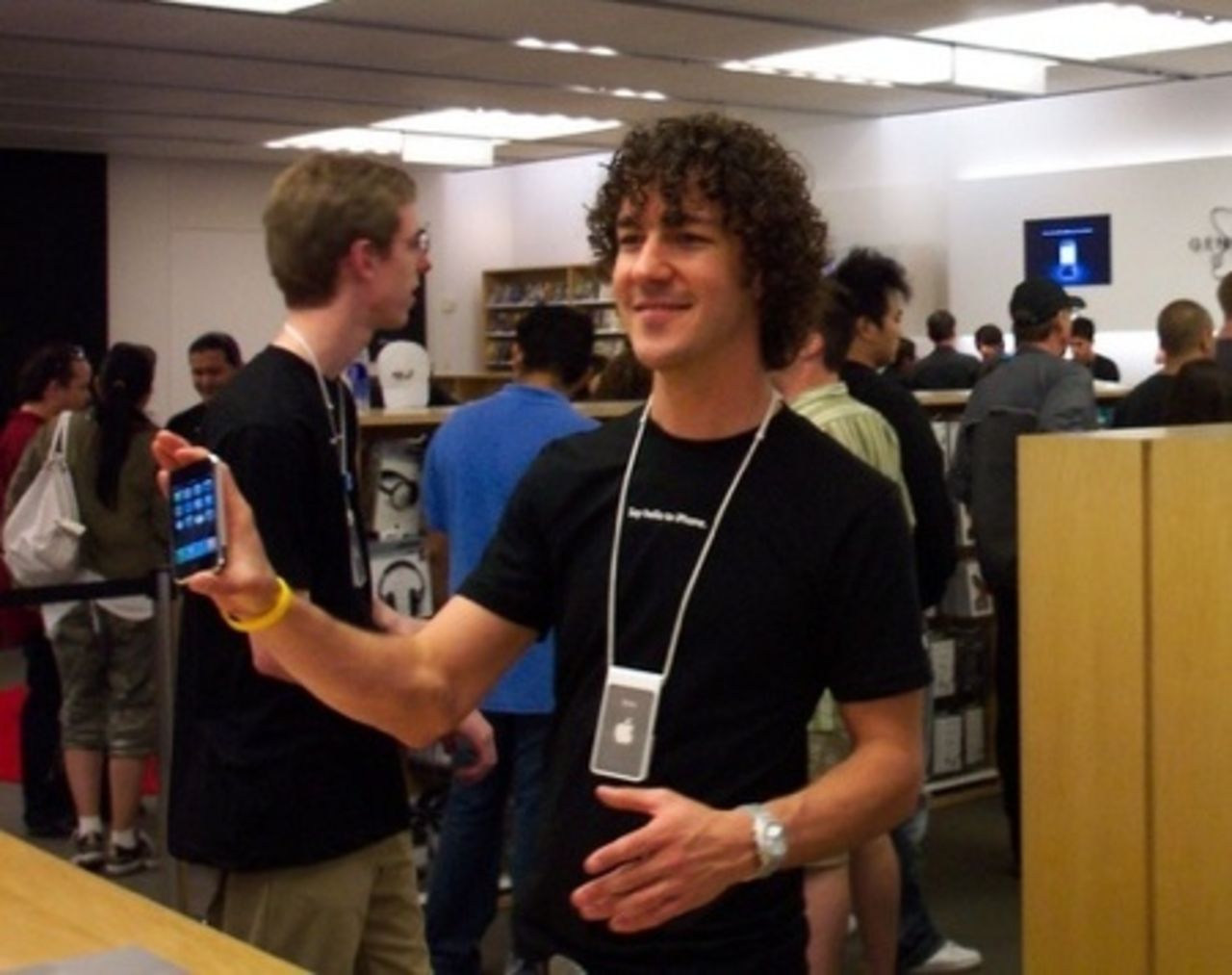 800 kan få kicken från Apple