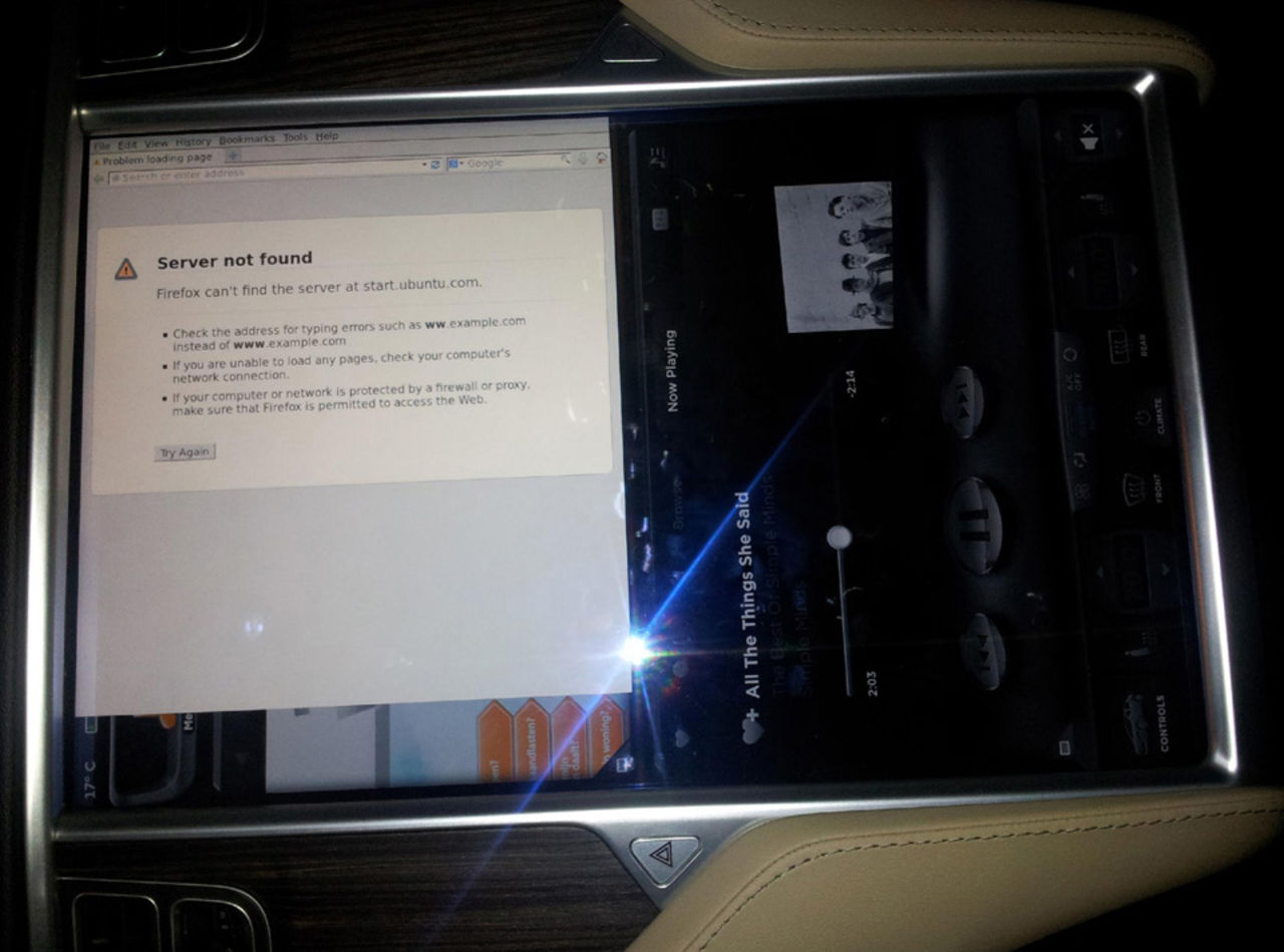 Tesla Model S har gömd ethernet-port