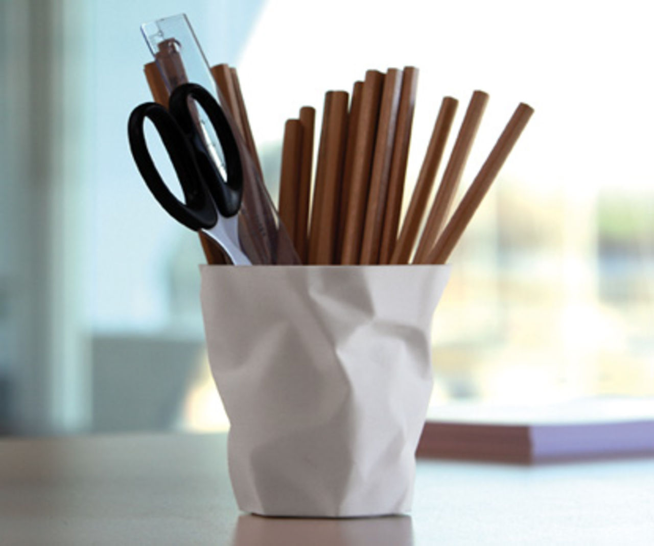 Pen Pen gör skrivbordet lite snyggare