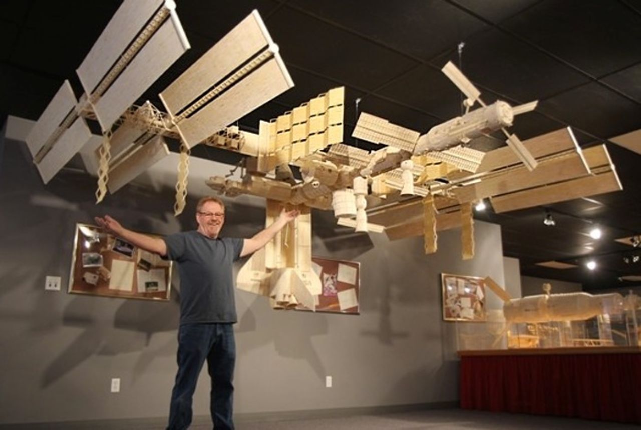 ISS byggd i tändstickor