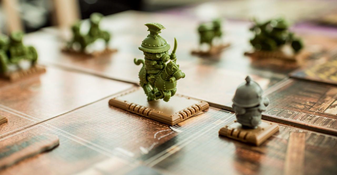 Spela brädspel med andra feberläsare