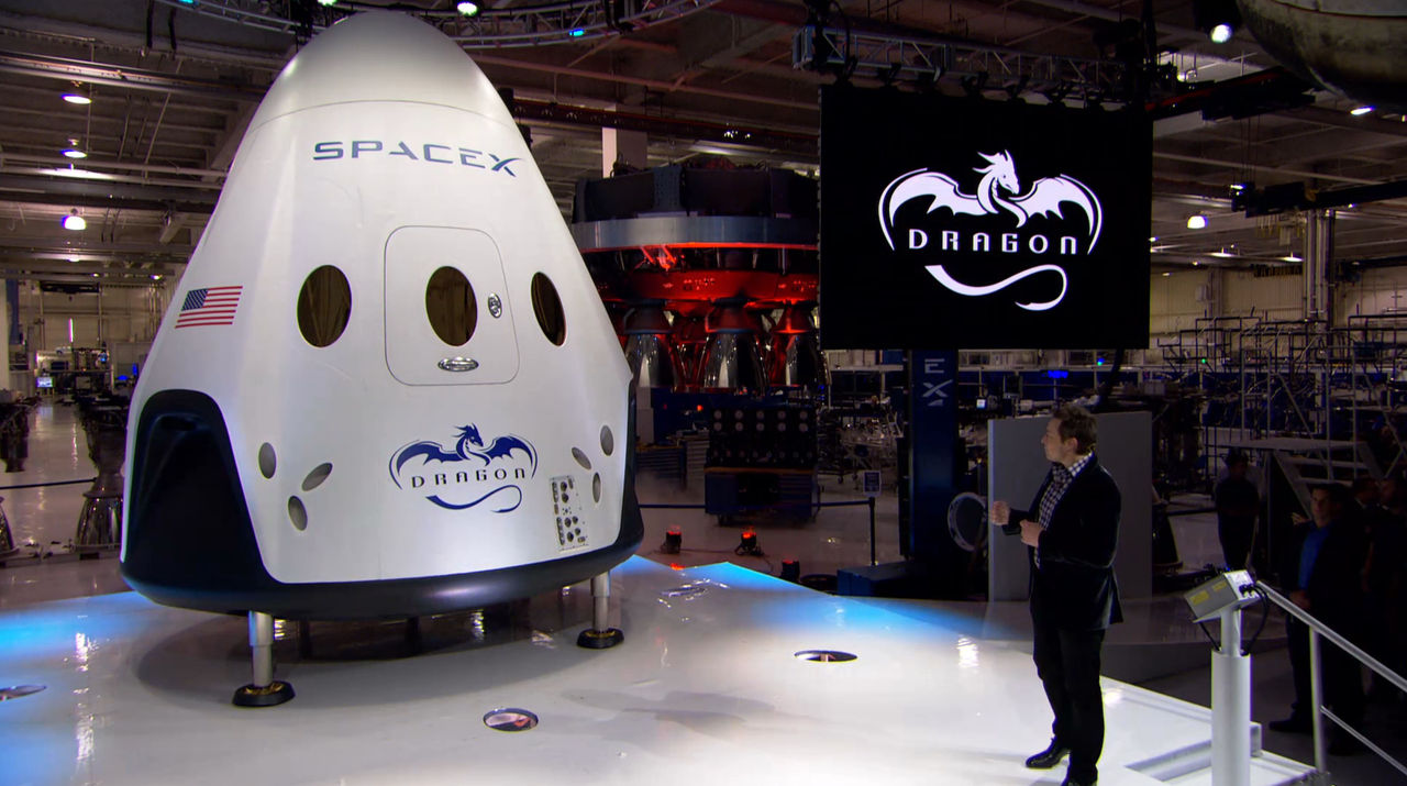 Elon Musk visar upp nästa generations Dragon-modul