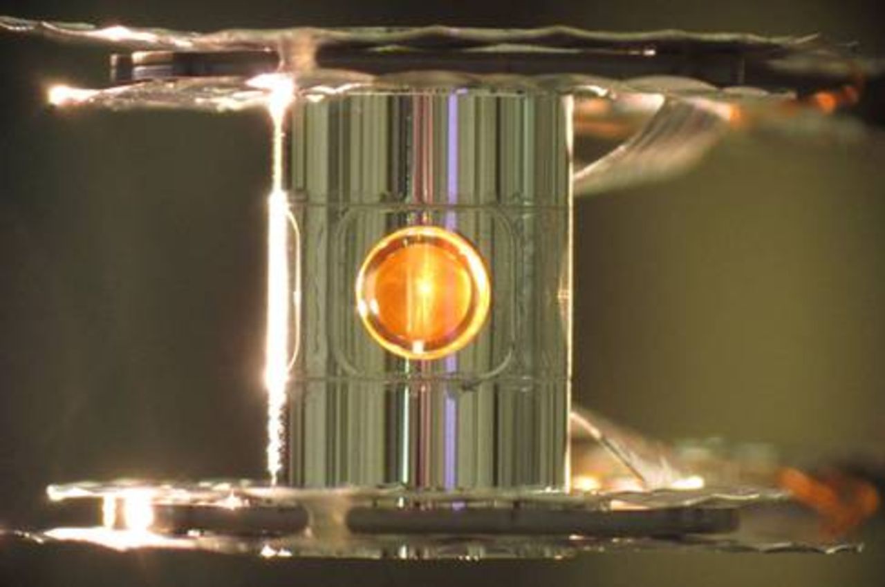 Forskare skapar en liten stjärna på jorden