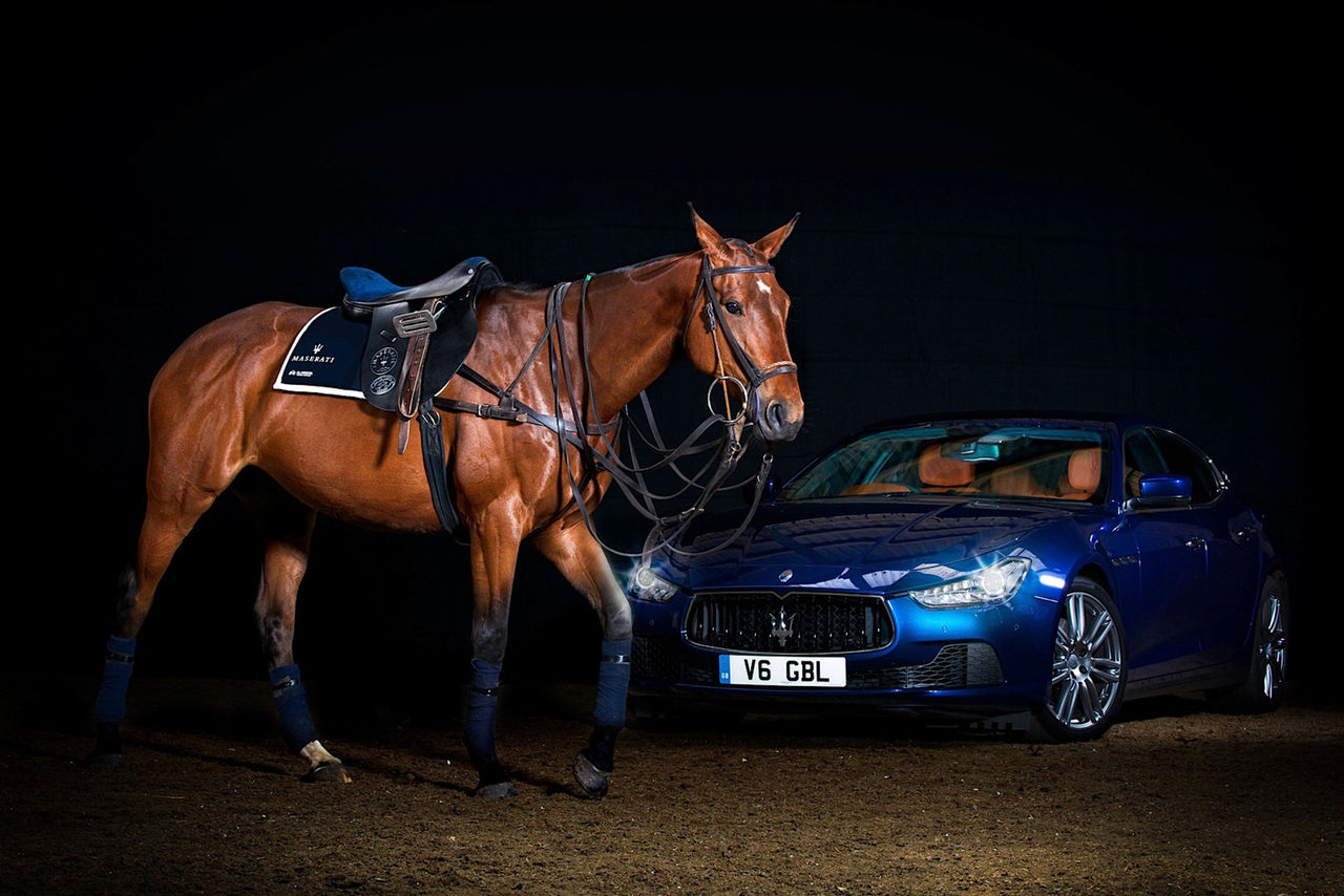 Maserati visar exklusiv hästsadel