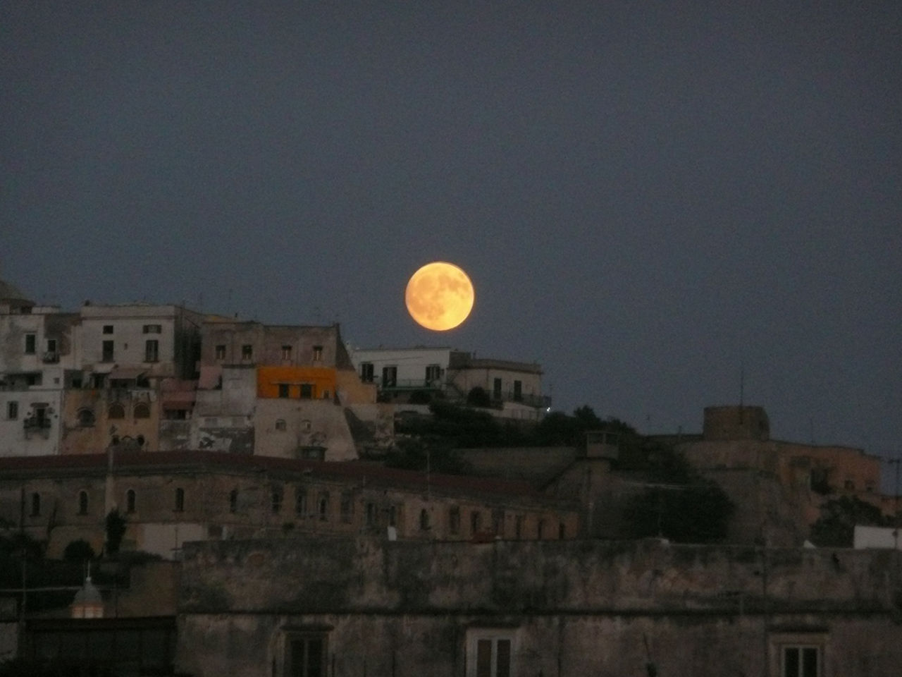 Idag är det både fredag den 13:e och fullmåne