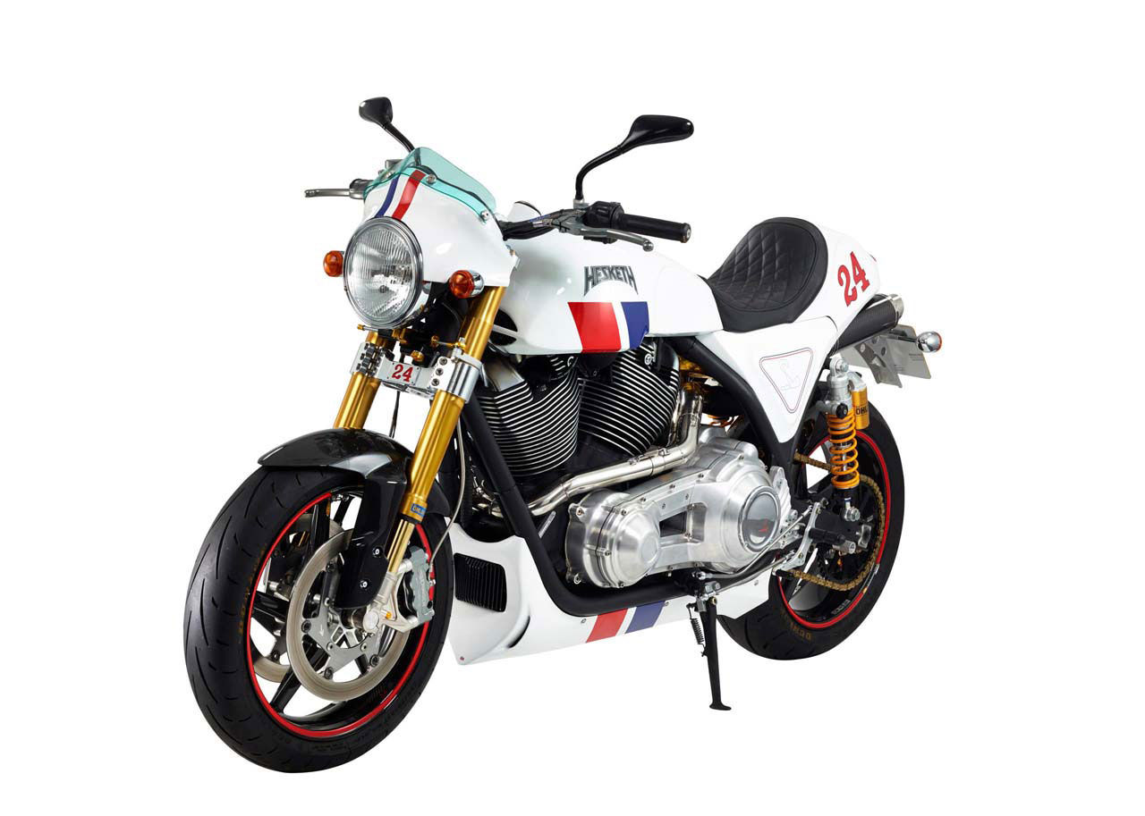 Hesketh visar upp modellen 24