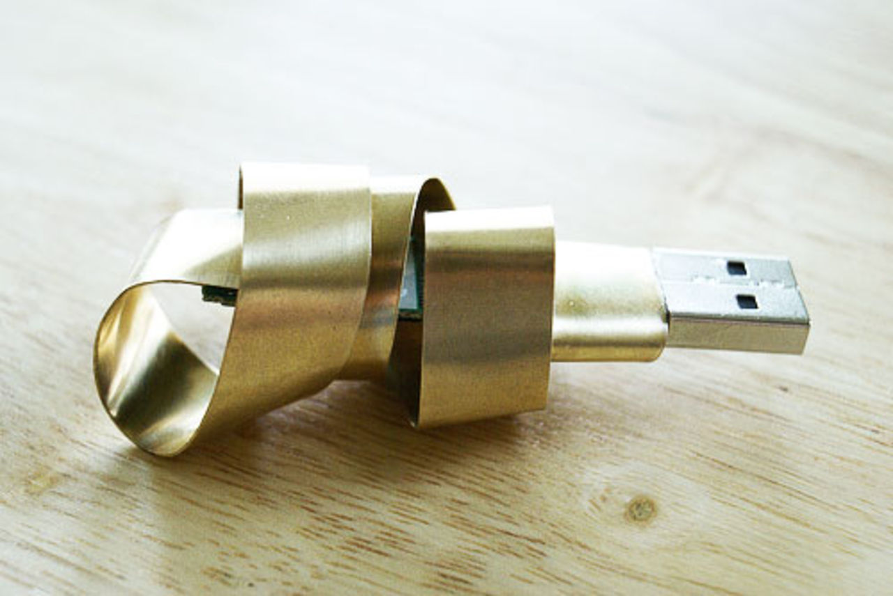 USB-minnen som lagrar en terabyte