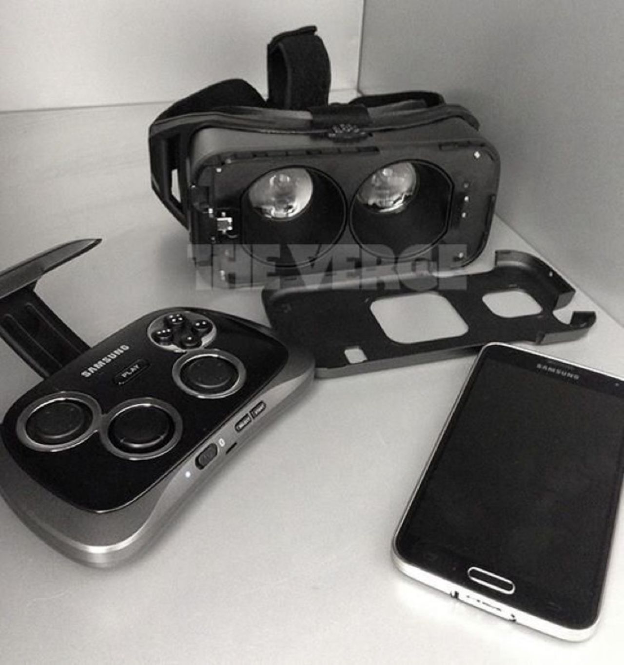 Läckt bild på ett par VR-glasögon från Samsung