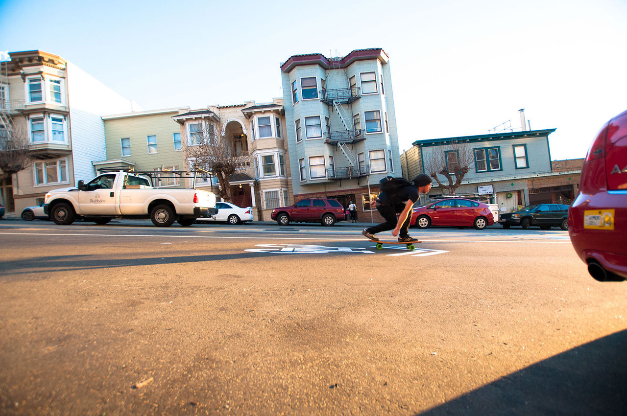 En skateboard tillverkad av gamla whiskeyfat