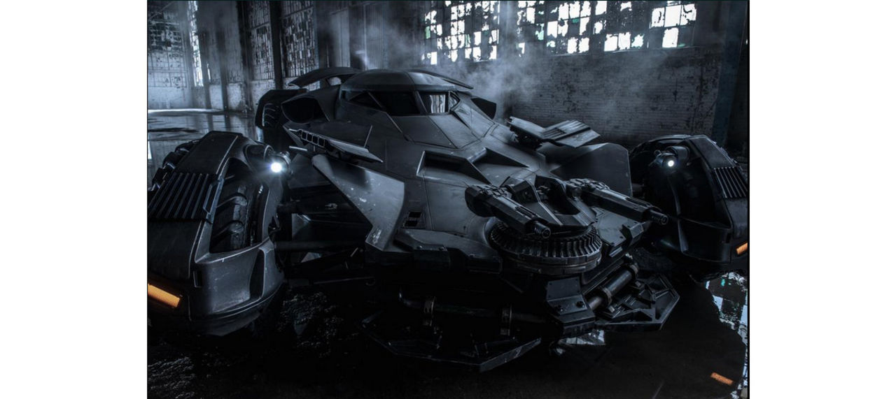 Första officiella bilden på Batmobilen