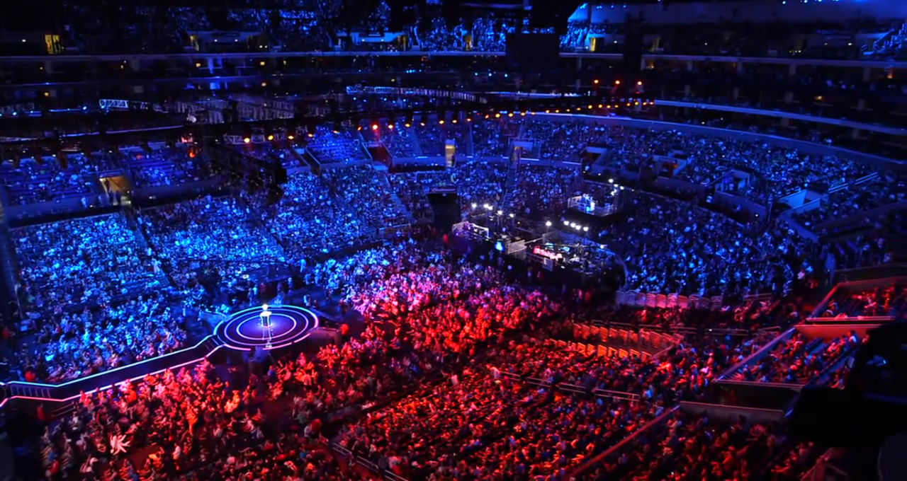TV6 direktsänder League of Legends Worlds-finalen