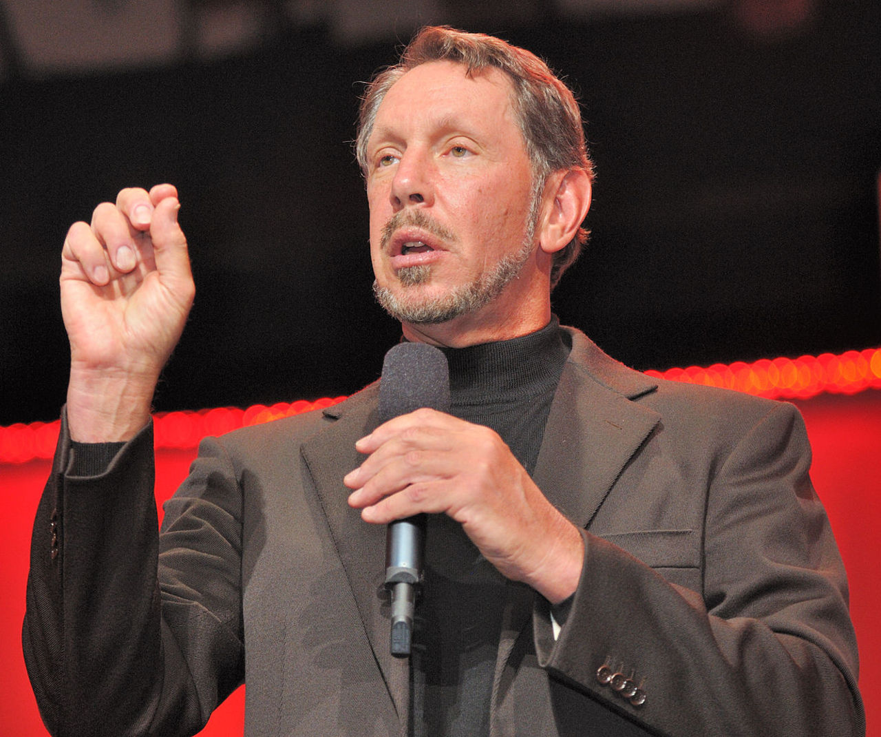 Larry Ellison slutar som VD för Oracle