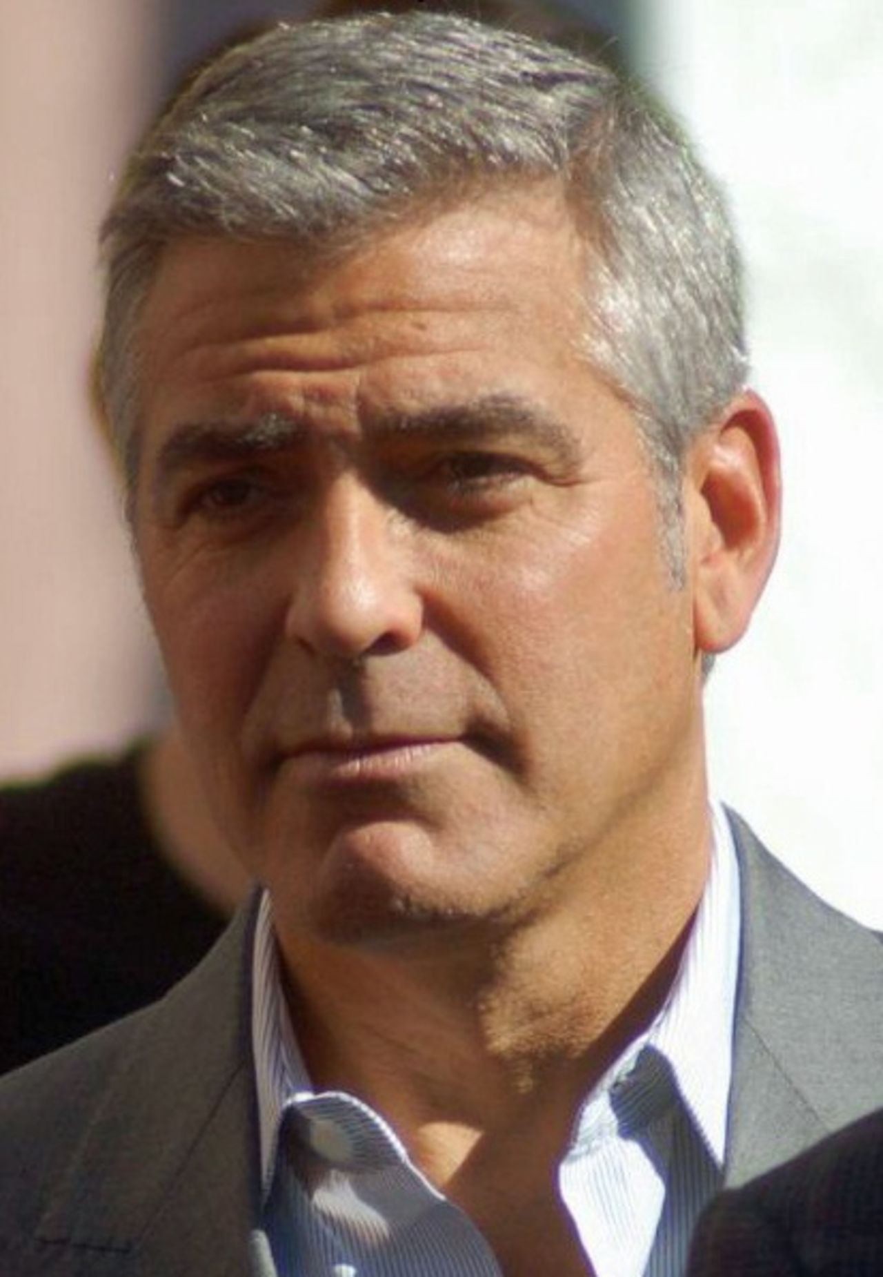 Clooney och Alamuddin delade ut burner-phones på sitt bröllop