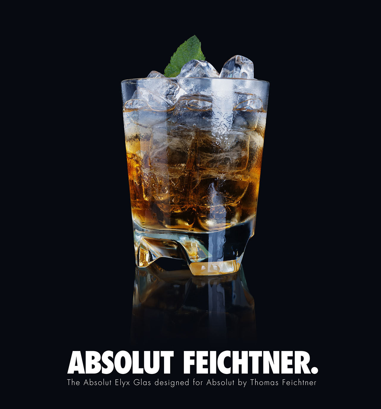 Absolut tar fram vodkaglas