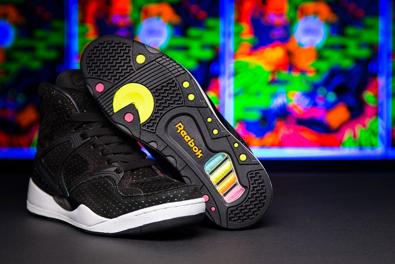 Reebok-skon med Pac Man under sulan