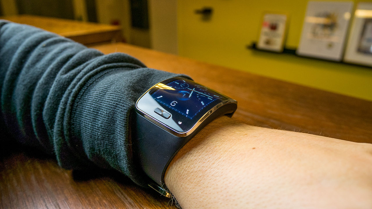 Samsung Gear S är tekniskt snygg