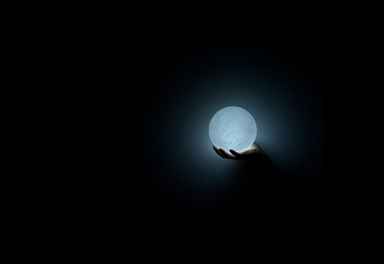 Håll månen i din hand