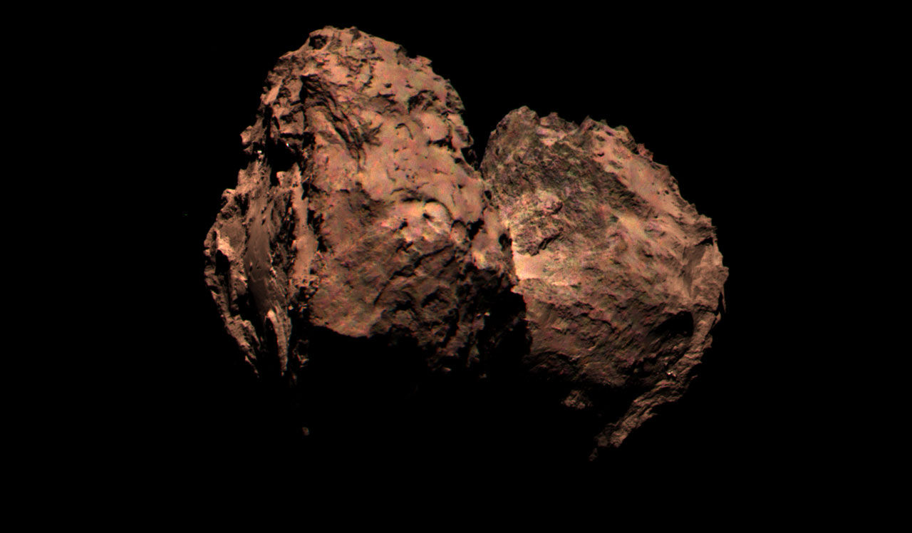 Första färgbilden på kometen 67P