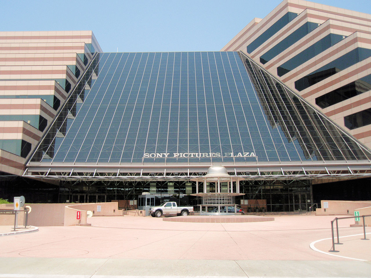 Före detta anställda stämmer Sony Pictures