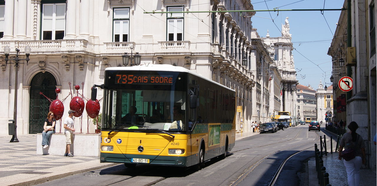 Bussar och taxibilar fungerar som mobila routers i Portugal