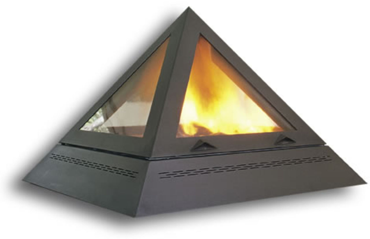 Pyramidformad eldstad