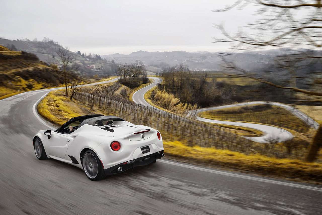 Alfa Romeo 4C Spider officiell