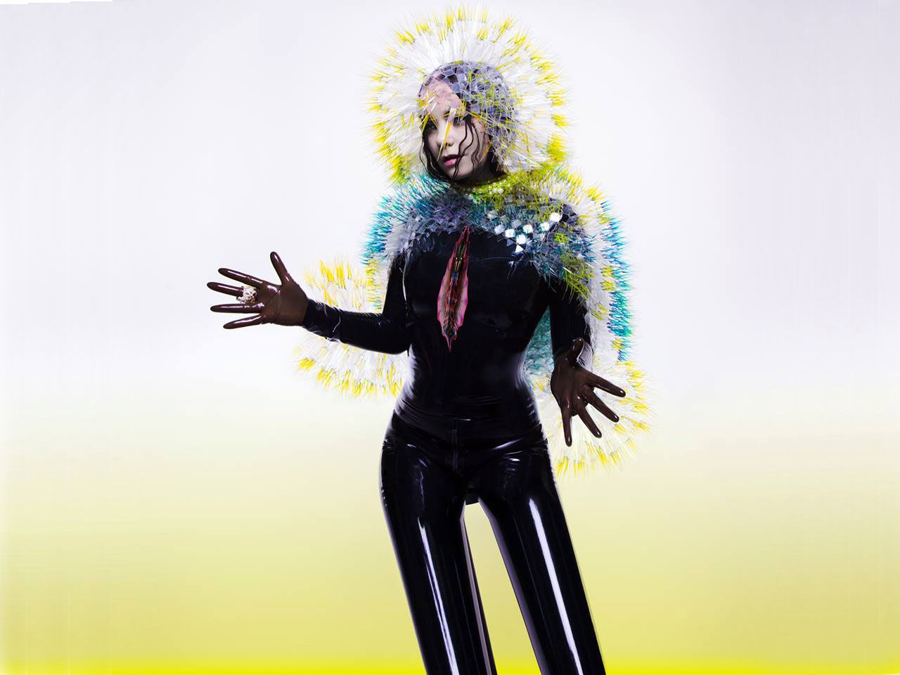 Björk släpper sitt nya album efter läcka