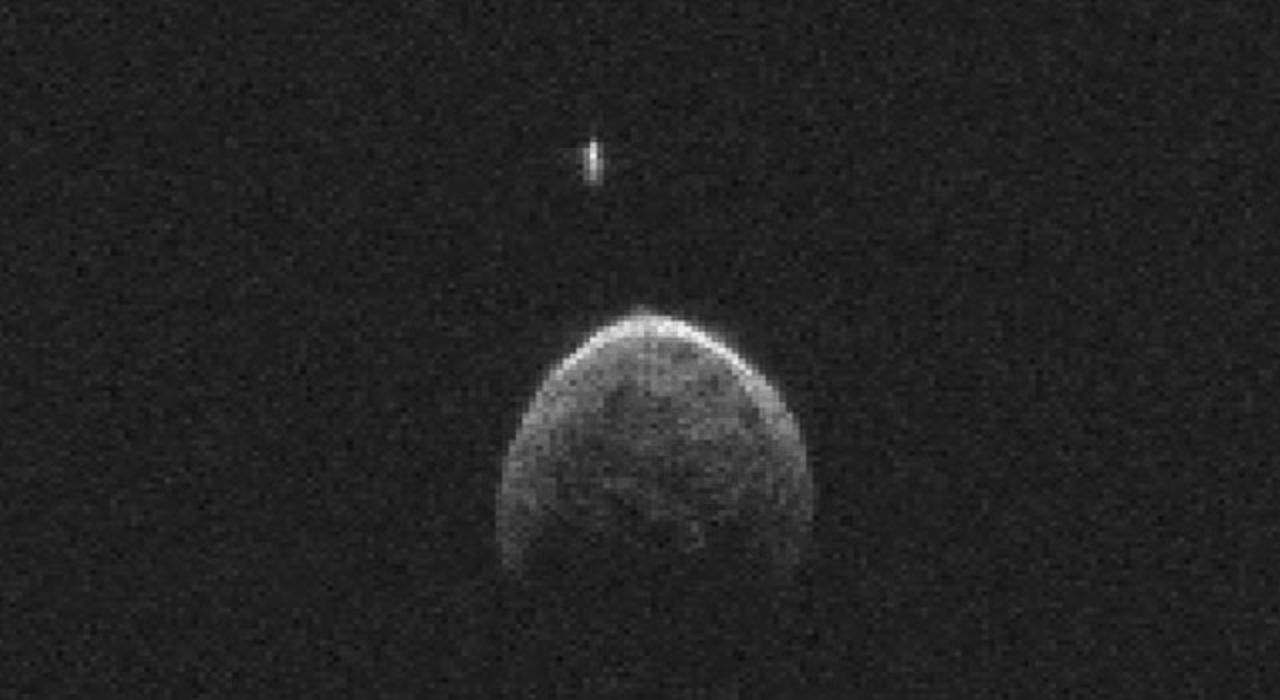 Asteroid 2004 BJ86 har en egen måne