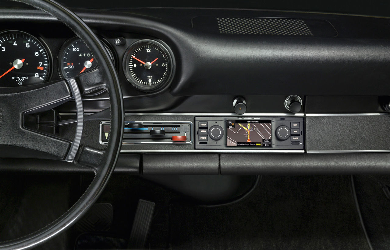 Retroutrusta din Porsche 911 med navigation